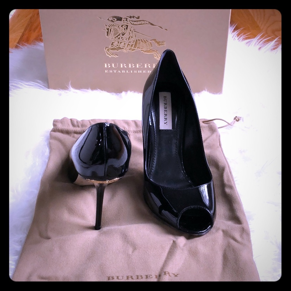 Burberry Black Patent Leather Kensal Pump